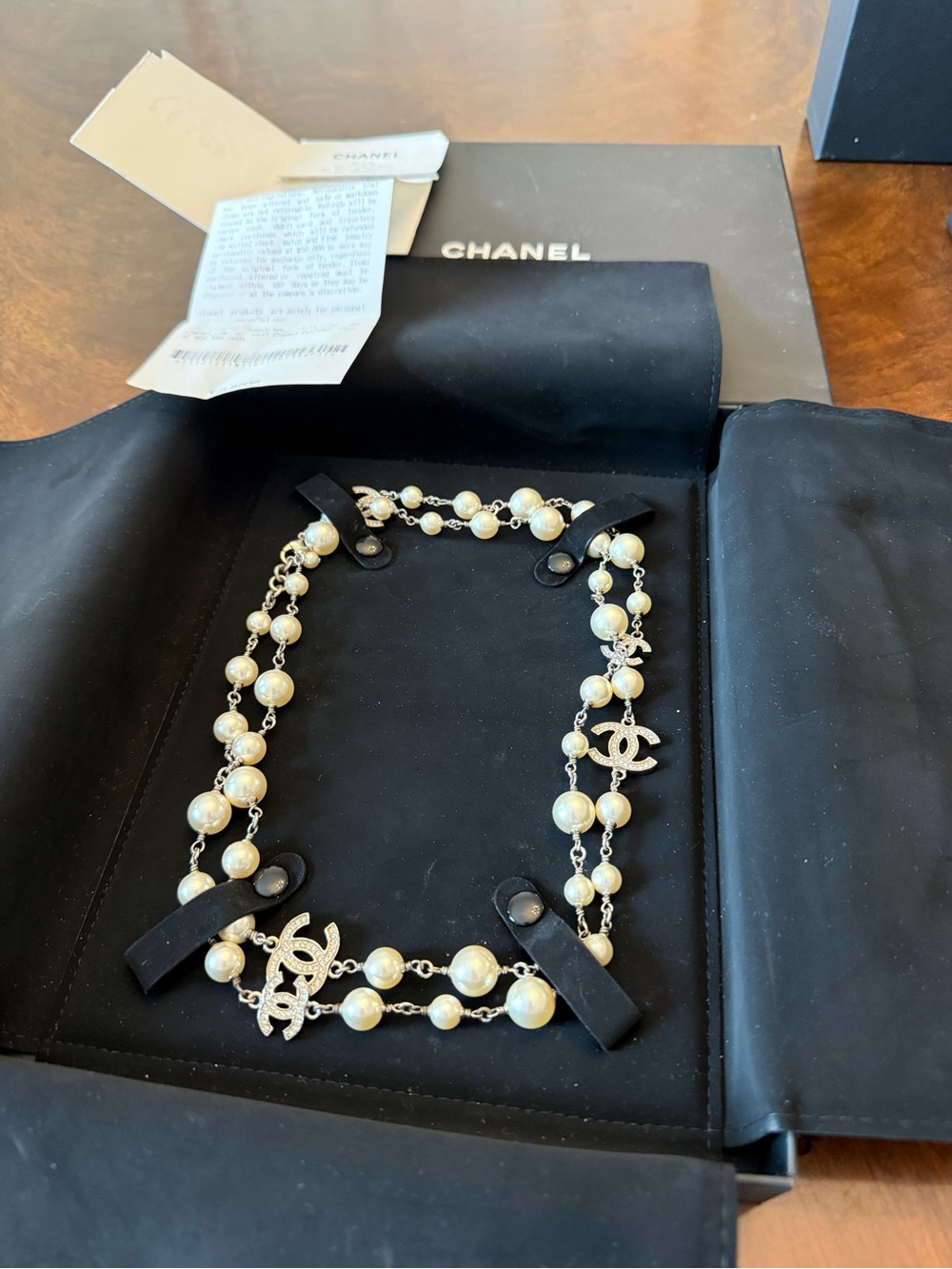 Chanel Gold and Pearl Necklace - Picture 3 of 4